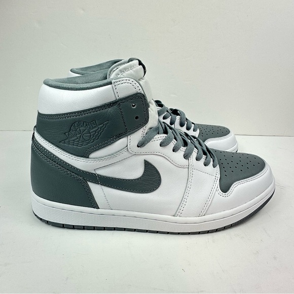 Men’s Air Jordan 1 Retro High OG Sneaker in Stealth 555088 037  Size US 11 - Picture 2 of 11